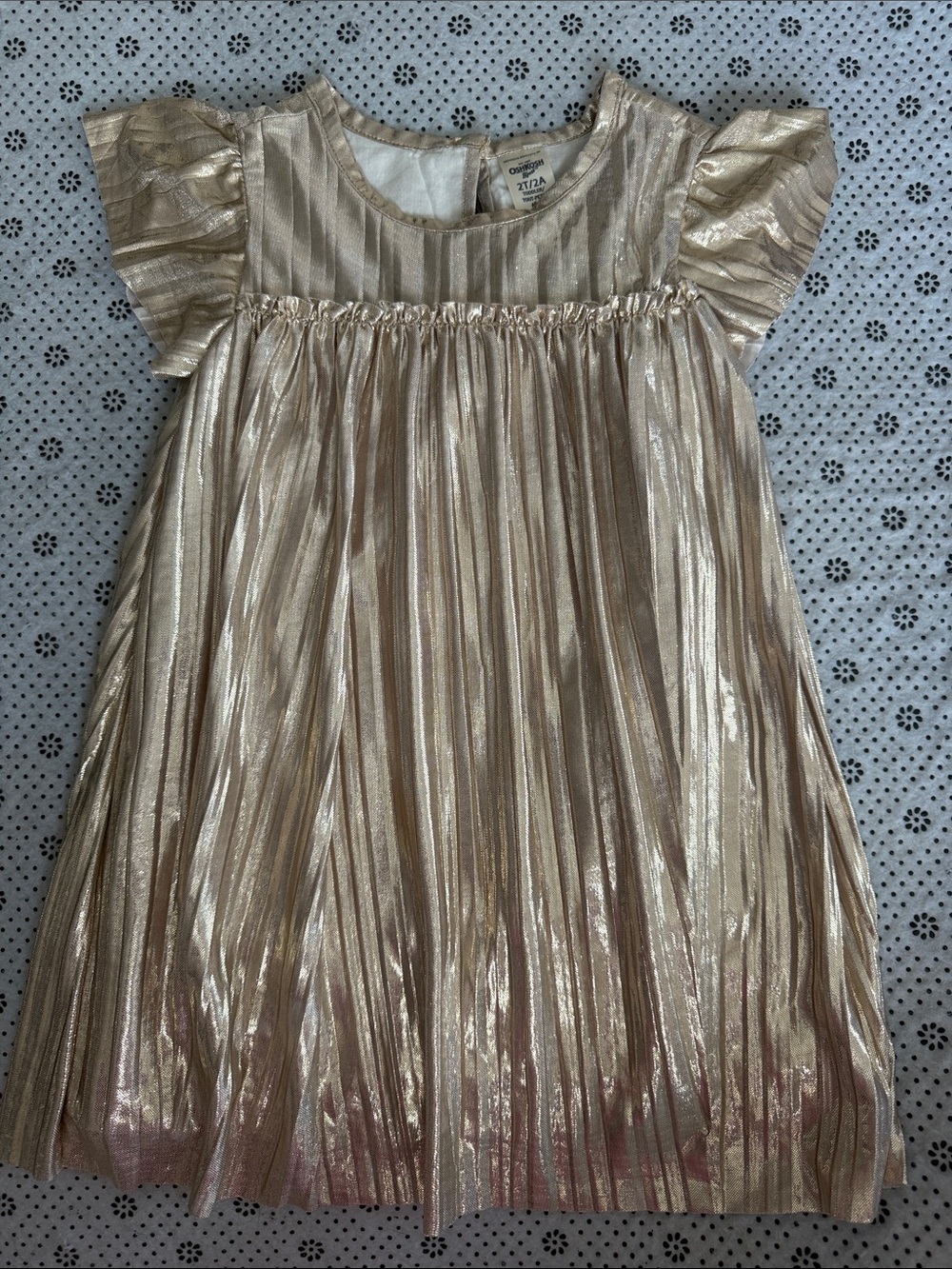 🛍 PRETTY LITTLE GIRLS shinny GOLD DRESS SIZE 2T 🛍
